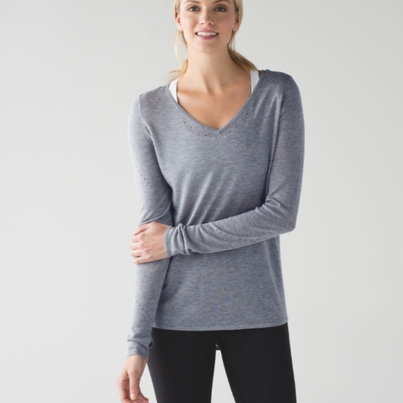 Lululemon Yin Time Long Sleeve, Size 2 - Picture 3 of 13
